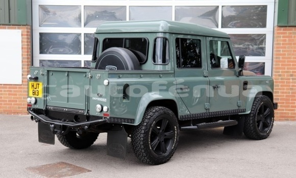 Acheter Occasion Voiture Land Rover Defender Vert à Faaa, Tahiti Acheter Occasion Voiture Land Rover Defender Vert à Faaa, Tahiti