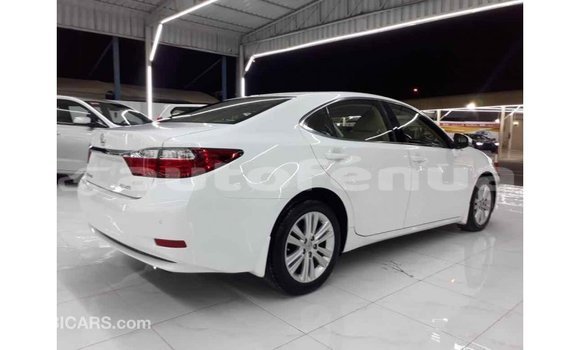 Buy Import Lexus ES White Car in Import - Dubai in Marquesas Buy Import Lexus ES White Car in Import - Dubai in Marquesas