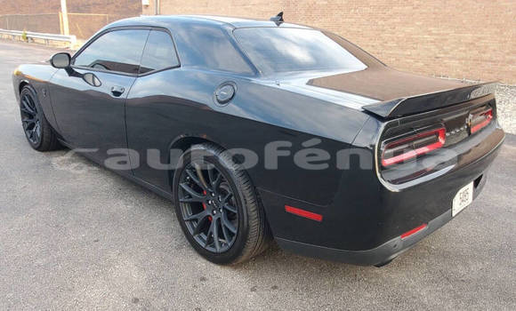 Acheter Occasion Voiture Dodge Challenger Noir à Raroia, Tuamotu Acheter Occasion Voiture Dodge Challenger Noir à Raroia, Tuamotu