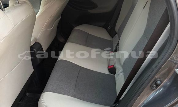 Acheter Occasion Voiture Toyota Yaris Gris à Papara, Tahiti Acheter Occasion Voiture Toyota Yaris Gris à Papara, Tahiti