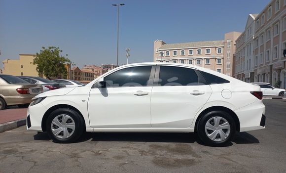 Acheter Occasion Voiture Toyota Yaris Blanc à Bora–Bora, Bora-Bora Acheter Occasion Voiture Toyota Yaris Blanc à Bora–Bora, Bora-Bora