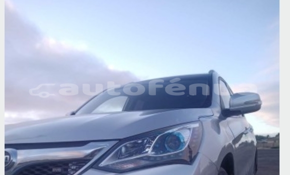 Buy Used BYD S6 Silver Car in Papeete in Tahiti