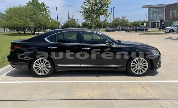 Acheter Occasion Voiture Lexus LS Bleu à Kaukura, Tuamotu Acheter Occasion Voiture Lexus LS Bleu à Kaukura, Tuamotu