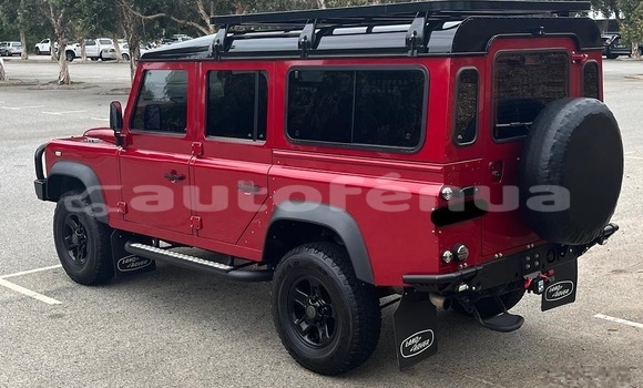 Acheter Occasion Voiture Land Rover Defender Rouge à Maiao, Maiao Acheter Occasion Voiture Land Rover Defender Rouge à Maiao, Maiao