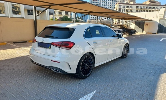 Acheter Occasion Voiture Mercedes-Benz A200 Blanc à Import - Dubai, Marquesas Acheter Occasion Voiture Mercedes-Benz A200 Blanc à Import - Dubai, Marquesas