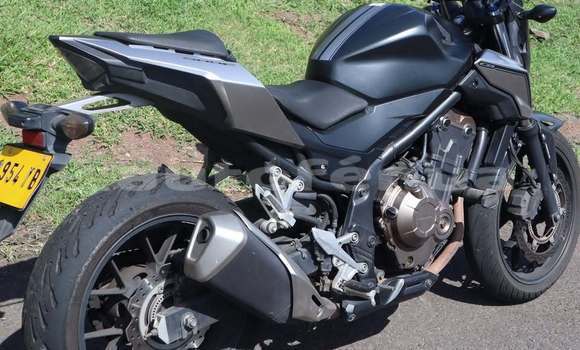 Buy Used Honda CBF Black Bike in Punaauia in Tahiti Buy Used Honda CBF Black Bike in Punaauia in Tahiti