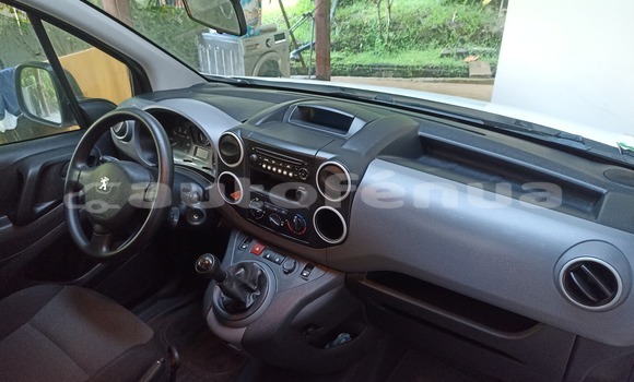 Acheter Occasion Voiture Peugeot Partner Blanc à Papara, Tahiti Acheter Occasion Voiture Peugeot Partner Blanc à Papara, Tahiti