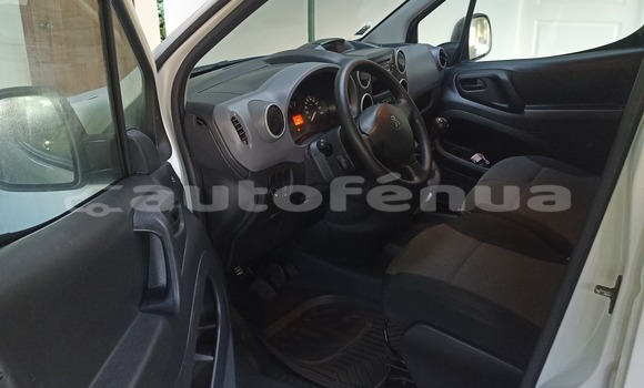 Acheter Occasion Voiture Peugeot Partner Blanc à Papara, Tahiti Acheter Occasion Voiture Peugeot Partner Blanc à Papara, Tahiti