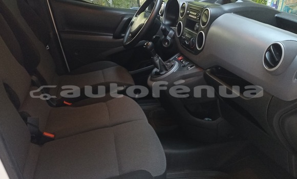 Acheter Occasion Voiture Peugeot Partner Blanc à Papara, Tahiti Acheter Occasion Voiture Peugeot Partner Blanc à Papara, Tahiti