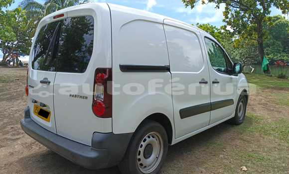 Acheter Occasion Voiture Peugeot Partner Blanc à Papara, Tahiti Acheter Occasion Voiture Peugeot Partner Blanc à Papara, Tahiti