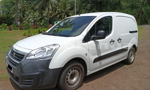 Acheter Occasion Voiture Peugeot Partner Blanc à Papara, Tahiti Acheter Occasion Voiture Peugeot Partner Blanc à Papara, Tahiti