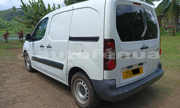 Acheter Occasion Voiture Peugeot Partner Blanc à Papara, Tahiti Acheter Occasion Voiture Peugeot Partner Blanc à Papara, Tahiti