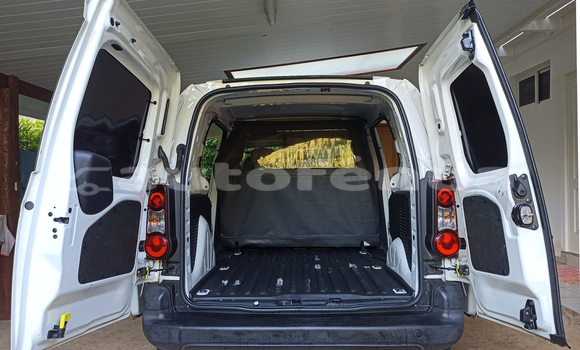 Acheter Occasion Voiture Peugeot Partner Blanc à Papara, Tahiti Acheter Occasion Voiture Peugeot Partner Blanc à Papara, Tahiti