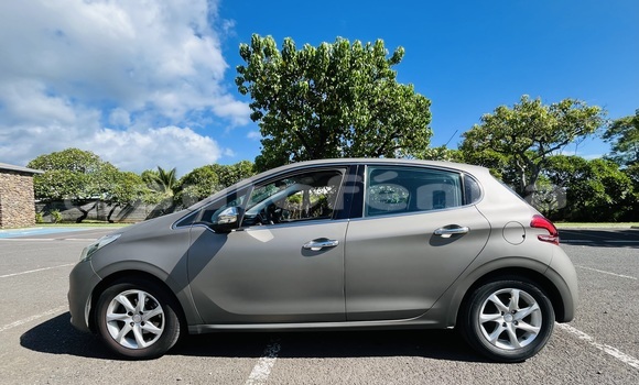 Acheter Occasion Voiture Peugeot 208 Gris à Punaauia, Tahiti Acheter Occasion Voiture Peugeot 208 Gris à Punaauia, Tahiti