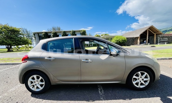 Acheter Occasion Voiture Peugeot 208 Gris à Punaauia, Tahiti Acheter Occasion Voiture Peugeot 208 Gris à Punaauia, Tahiti