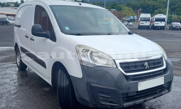 Acheter Occasion Voiture Peugeot Partner Blanc à Punaauia, Tahiti Acheter Occasion Voiture Peugeot Partner Blanc à Punaauia, Tahiti