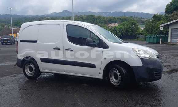Acheter Occasion Voiture Peugeot Partner Blanc à Punaauia, Tahiti Acheter Occasion Voiture Peugeot Partner Blanc à Punaauia, Tahiti