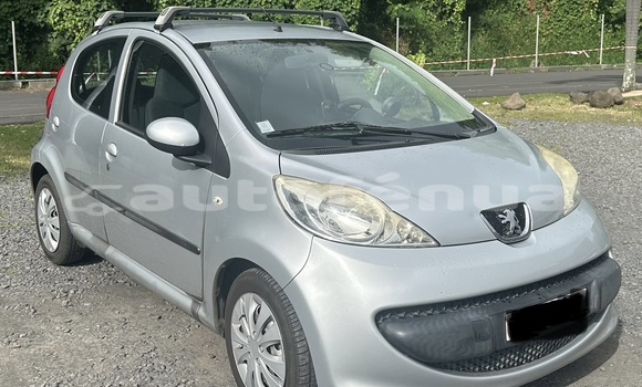 Buy Used Peugeot 107 Silver Car in Punaauia in Tahiti