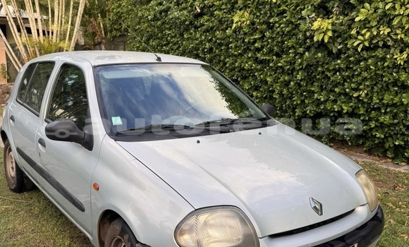Medium with watermark renault clio moorea moorea 5040