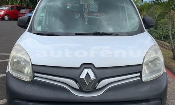 Acheter Occasion Voiture Renault Kangoo Blanc à Papeete, Tahiti Acheter Occasion Voiture Renault Kangoo Blanc à Papeete, Tahiti