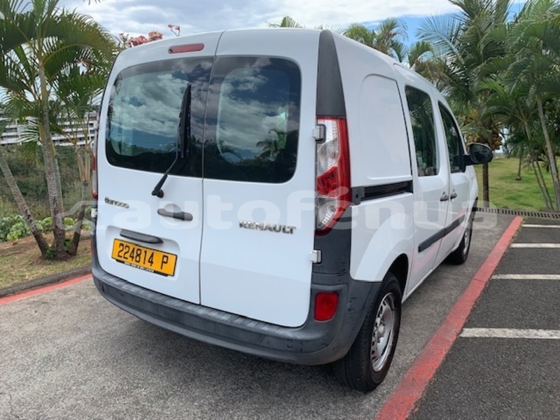 Big with watermark renault kangoo tahiti papeete 5051