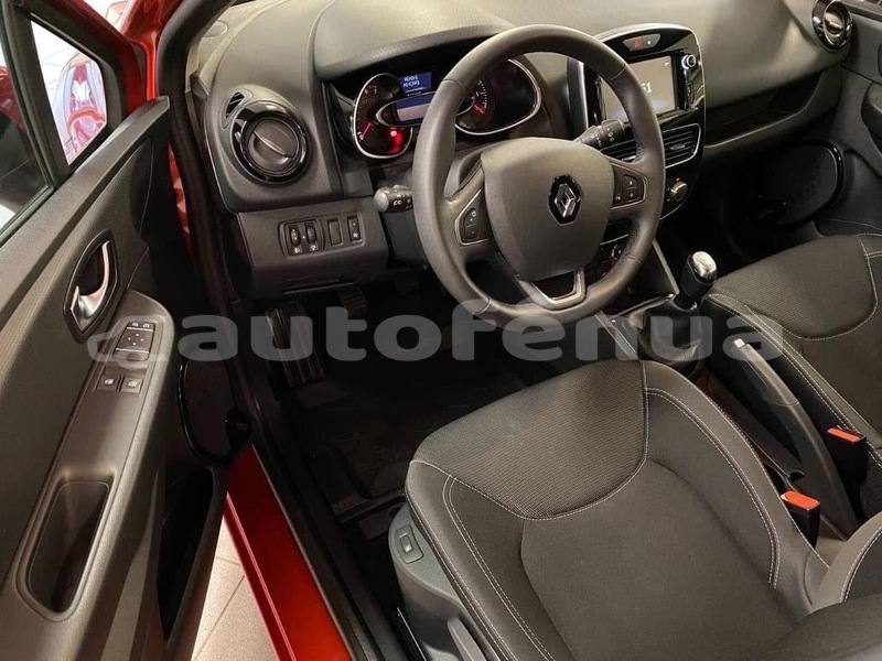 Big with watermark renault clio tuamotu ahe 5054