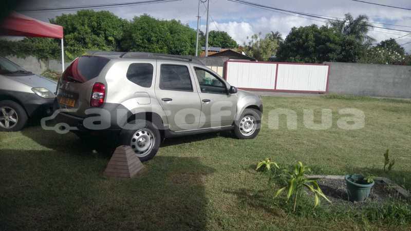Big with watermark dacia duster tahiti papeete 5074