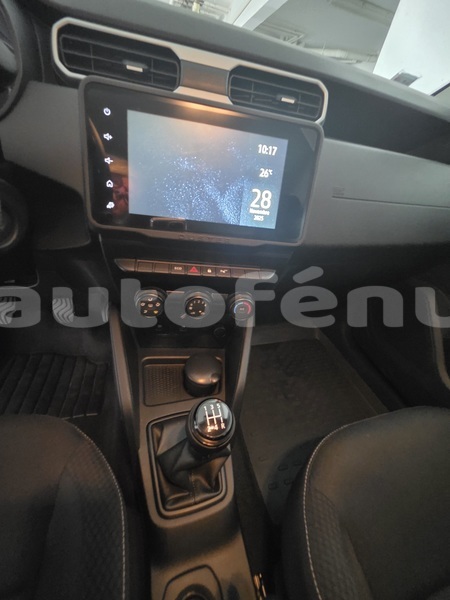 Big with watermark dacia duster tahiti faaa 5075