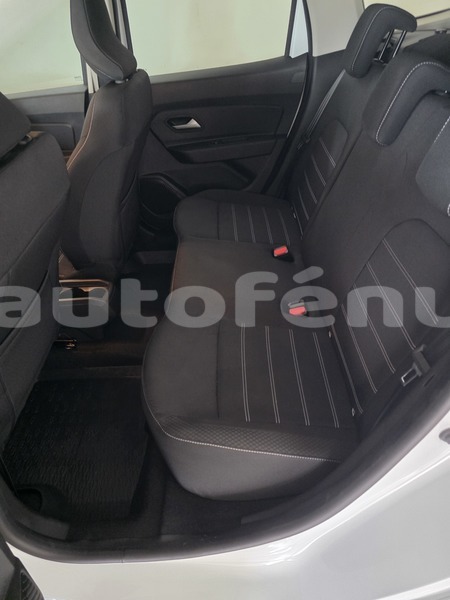 Big with watermark dacia duster tahiti faaa 5075