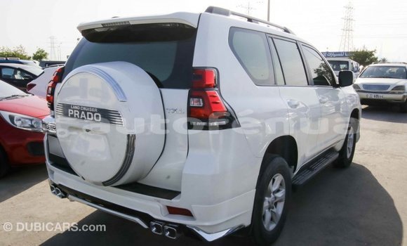 Acheter Import Voiture Toyota Prado Blanc à Import - Dubai, Marquesas Acheter Import Voiture Toyota Prado Blanc à Import - Dubai, Marquesas
