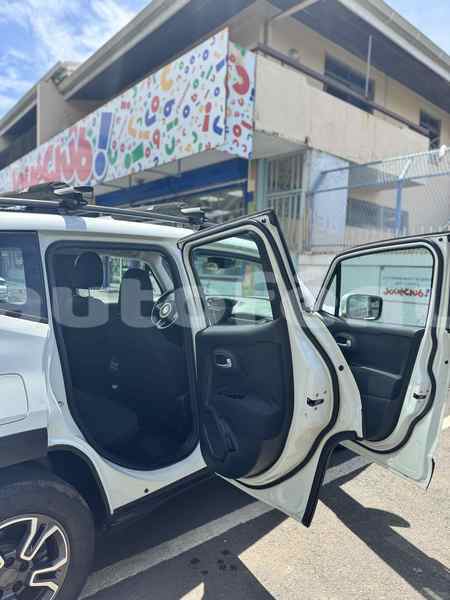 Big with watermark jeep renegade tahiti faaa 5078