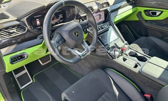 Acheter Occasion Voiture Lamborghini Urus Vert à Amaru, Tubuai Acheter Occasion Voiture Lamborghini Urus Vert à Amaru, Tubuai