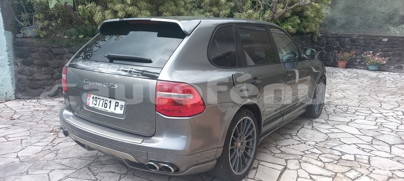 Big with watermark porsche cayenne tahiti punaauia 5087