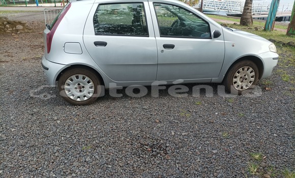 Buy Used Fiat Punto Silver Car in Taiarapu in Tahiti