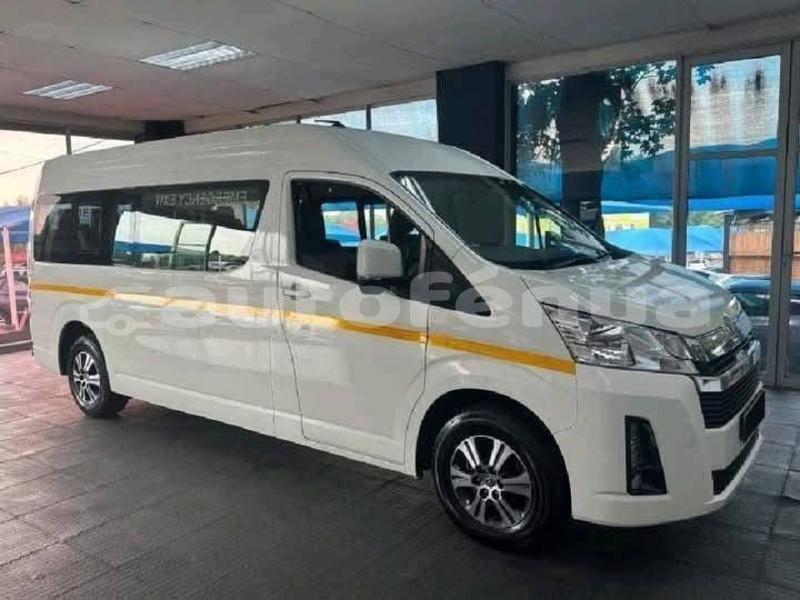 Big with watermark toyota hiace tahiti papeete 5104