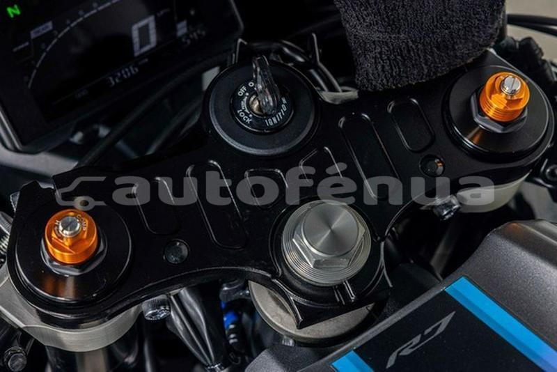 Big with watermark yamaha yzf tahiti papeete 5114