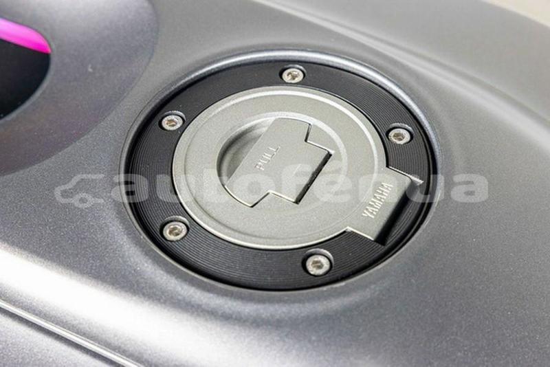 Big with watermark yamaha yzf tahiti papeete 5114