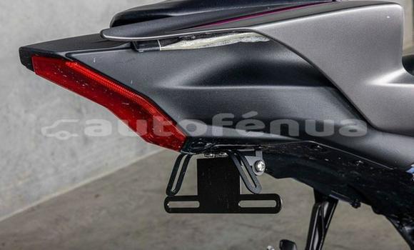 Acheter Occasion Moto Yamaha YZF Noir à Papeete, Tahiti Acheter Occasion Moto Yamaha YZF Noir à Papeete, Tahiti