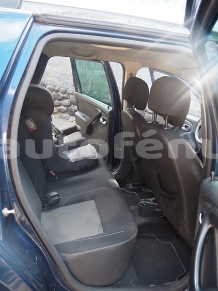 Big with watermark dacia duster tahiti faaa 5115