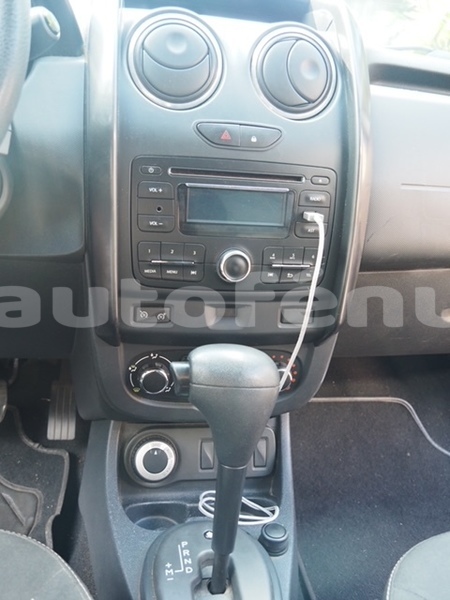 Big with watermark dacia duster tahiti faaa 5115