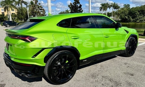 Acheter Occasion Voiture Lamborghini Urus Vert à Amaru, Tubuai Acheter Occasion Voiture Lamborghini Urus Vert à Amaru, Tubuai