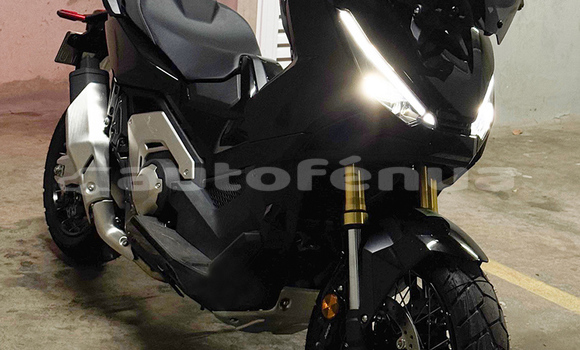 Acheter Occasion Moto Honda X-ADV Noir à Pirae, Tahiti Acheter Occasion Moto Honda X-ADV Noir à Pirae, Tahiti