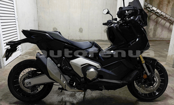 Acheter Occasion Moto Honda X-ADV Noir à Pirae, Tahiti Acheter Occasion Moto Honda X-ADV Noir à Pirae, Tahiti