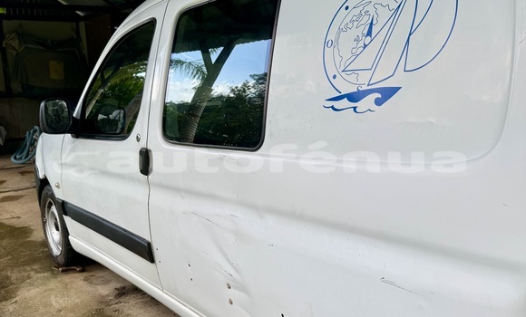 Acheter Occasion Voiture Peugeot Partner Blanc à Hitiaa O Te Ra, Tahiti Acheter Occasion Voiture Peugeot Partner Blanc à Hitiaa O Te Ra, Tahiti