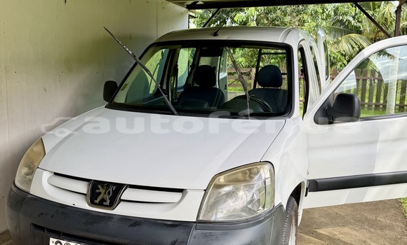 Acheter Occasion Voiture Peugeot Partner Blanc à Hitiaa O Te Ra, Tahiti Acheter Occasion Voiture Peugeot Partner Blanc à Hitiaa O Te Ra, Tahiti