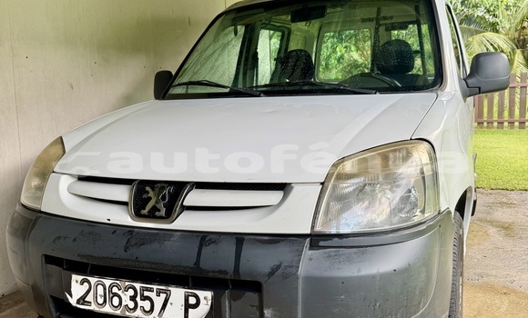Acheter Occasion Voiture Peugeot Partner Blanc à Hitiaa O Te Ra, Tahiti Acheter Occasion Voiture Peugeot Partner Blanc à Hitiaa O Te Ra, Tahiti