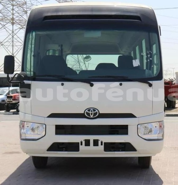 Big with watermark toyota coaster tahiti punaauia 5125