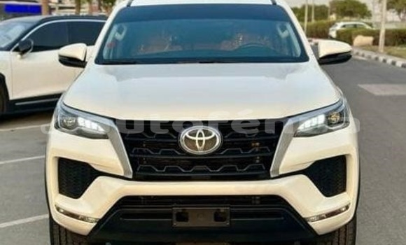 Buy Used Toyota Fortuner White Car in Atuona in Marquesas Buy Used Toyota Fortuner White Car in Atuona in Marquesas