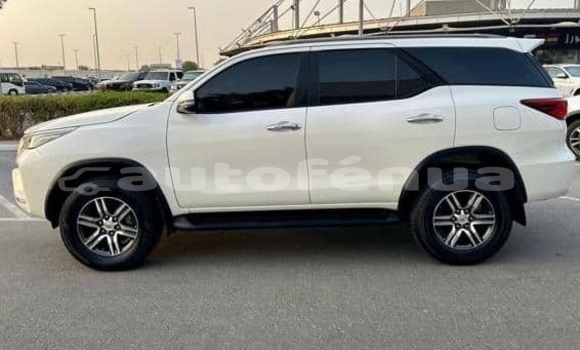 Buy Used Toyota Fortuner White Car in Atuona in Marquesas Buy Used Toyota Fortuner White Car in Atuona in Marquesas