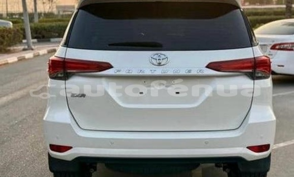 Buy Used Toyota Fortuner White Car in Atuona in Marquesas Buy Used Toyota Fortuner White Car in Atuona in Marquesas
